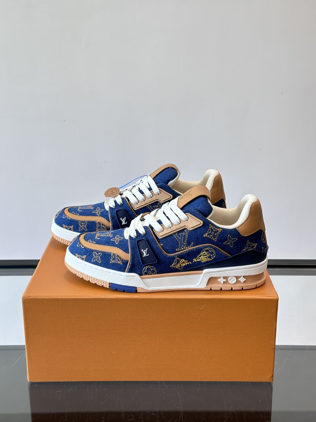 Louis Vuitton 1AJ369 LV Trainer sneakers