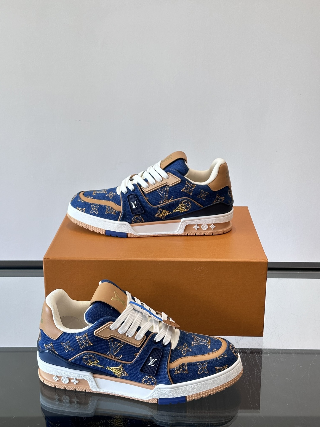 Louis Vuitton 1AJ369 LV Trainer sneakers
