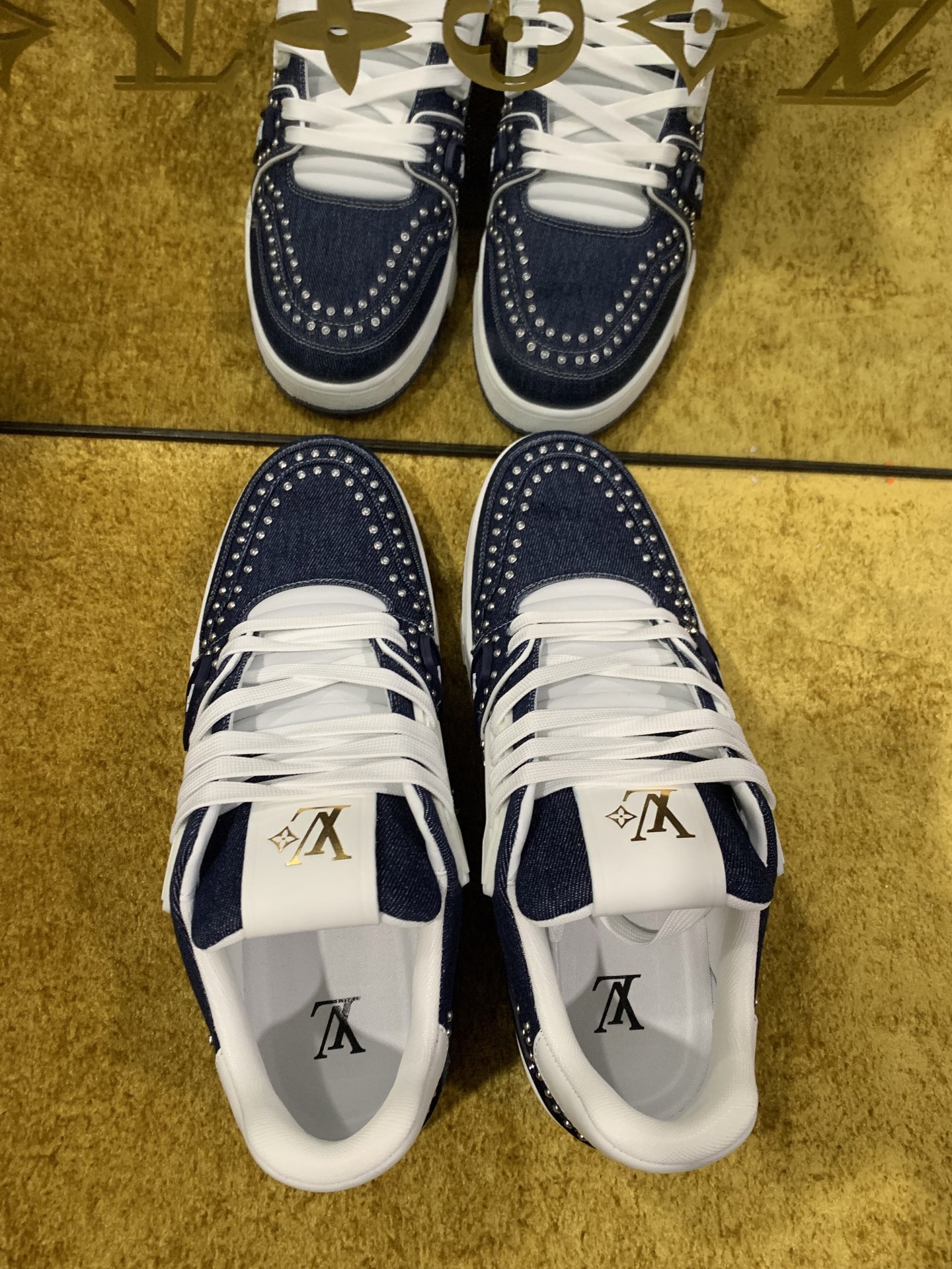 Louis Vuitton 1AJ520 LV Trainer Sneaker