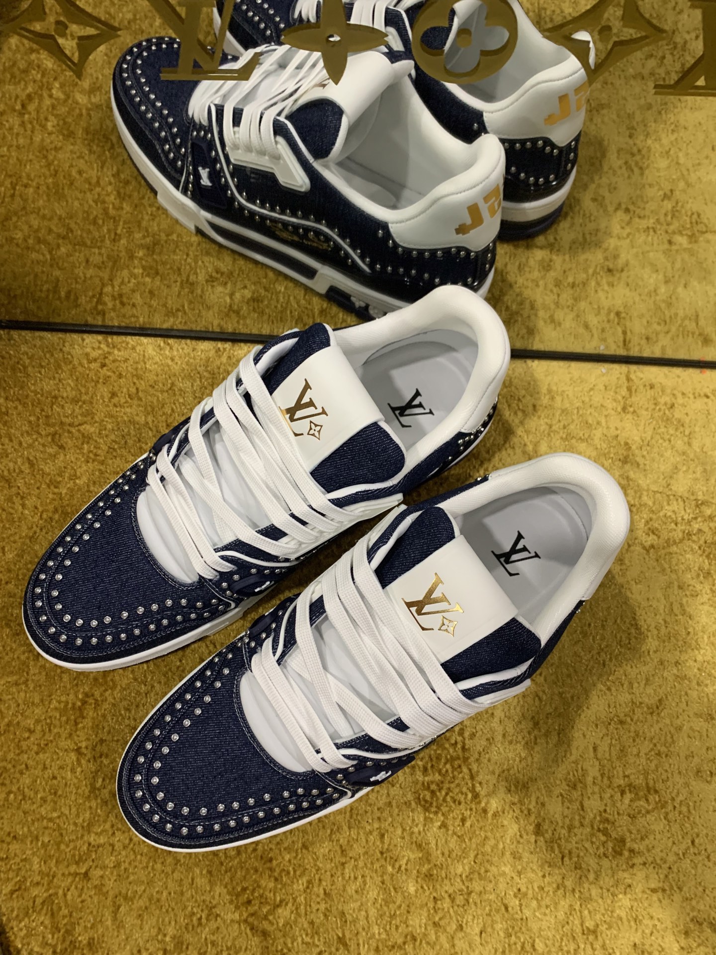 Louis Vuitton 1AJ520 LV Trainer Sneaker