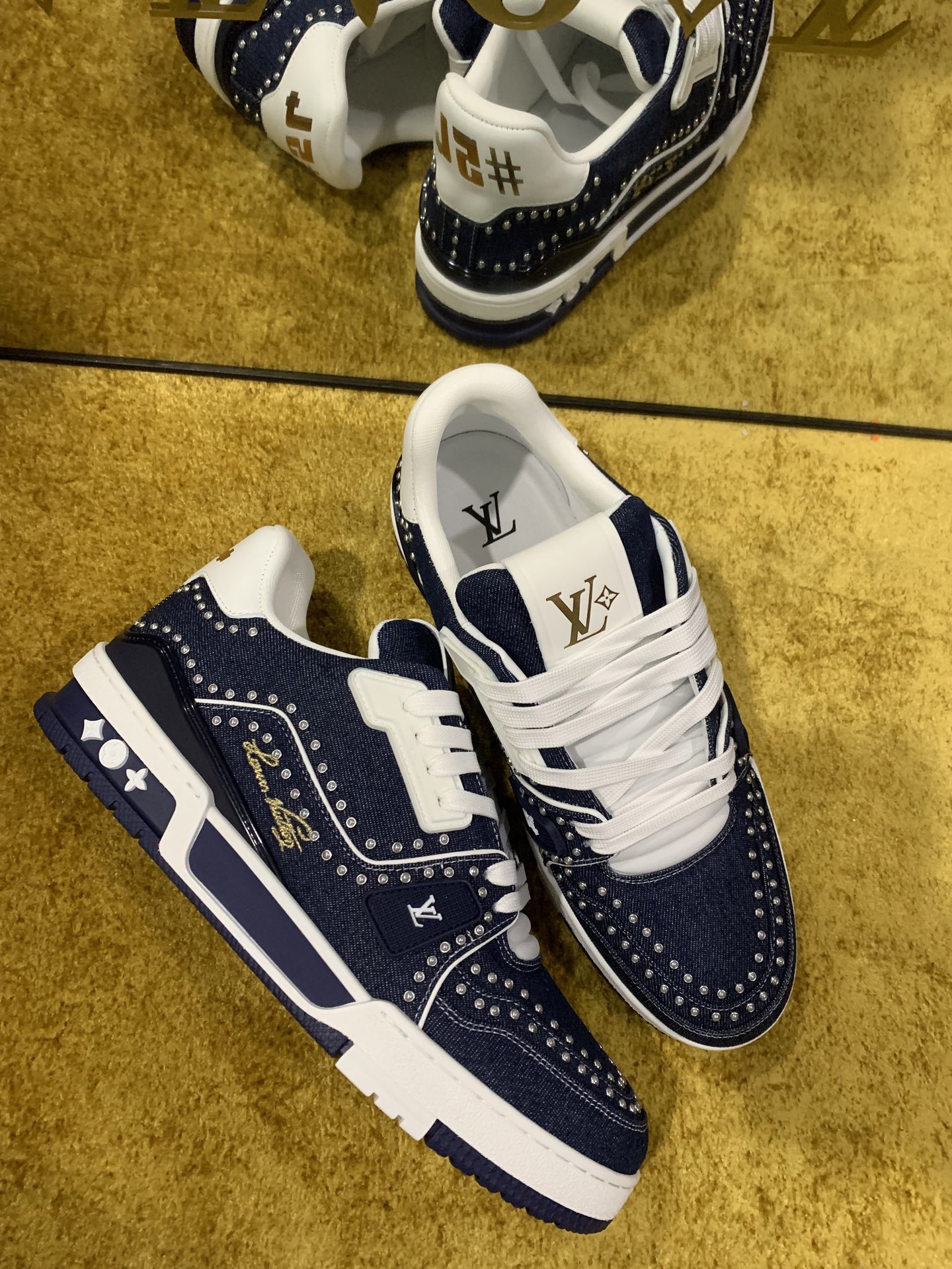 Louis Vuitton 1AJ520 LV Trainer Sneaker