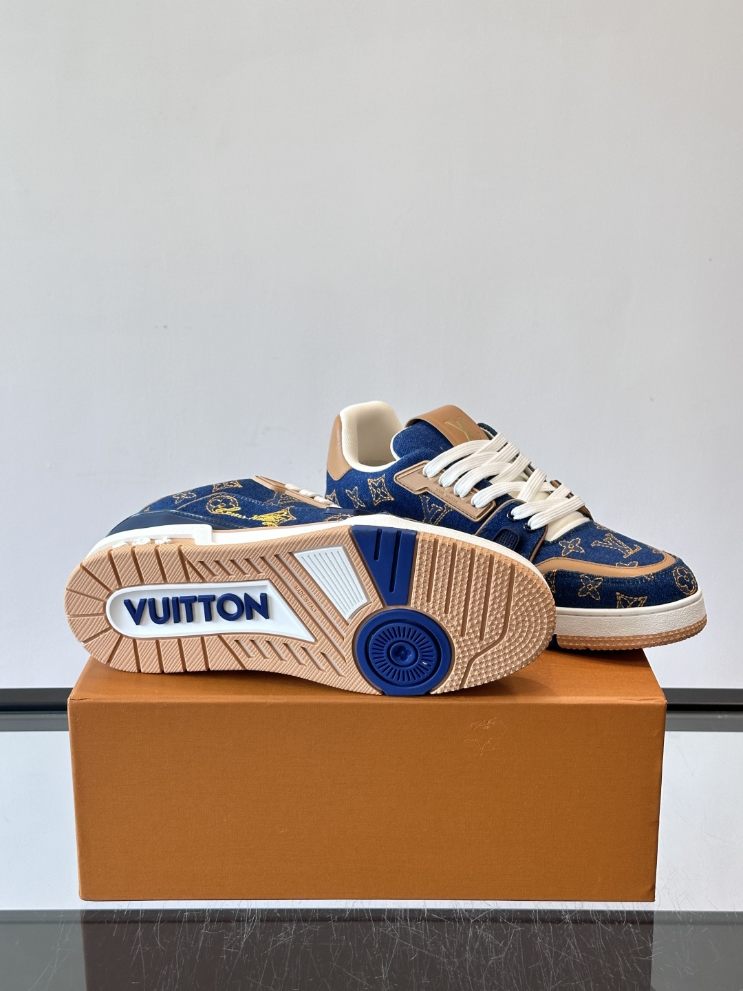 Louis Vuitton 1AJ369 LV Trainer sneakers