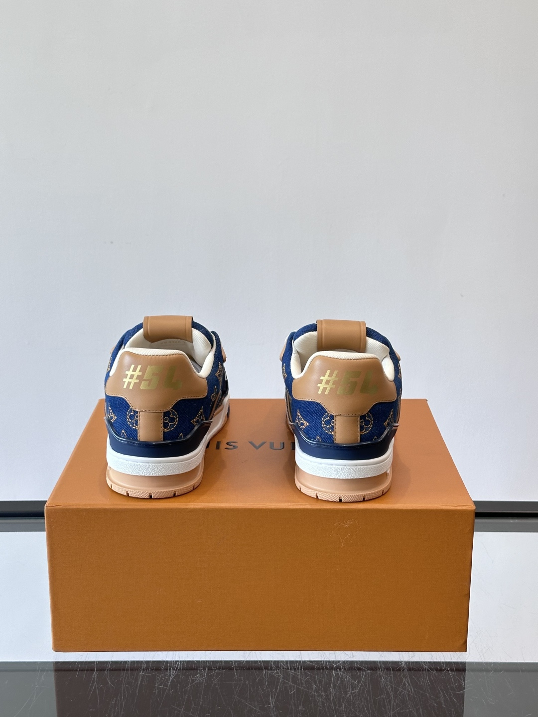 Louis Vuitton 1AJ369 LV Trainer sneakers