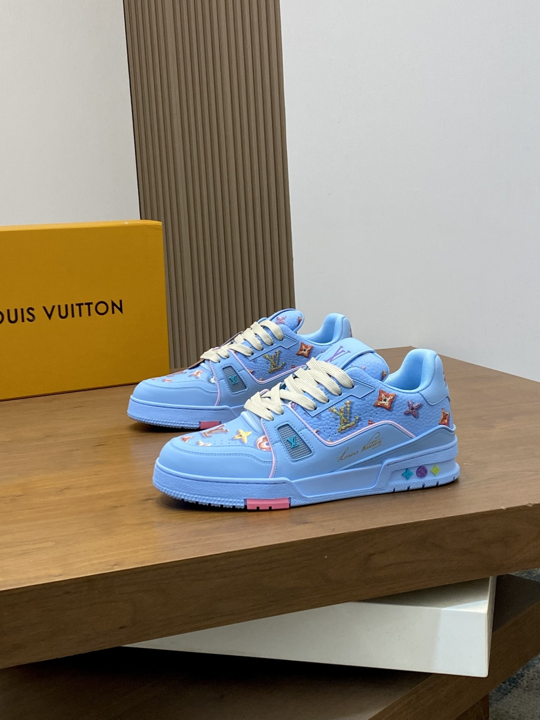 Louis Vuitton 1AJWF7 LV Trainer sneakers
