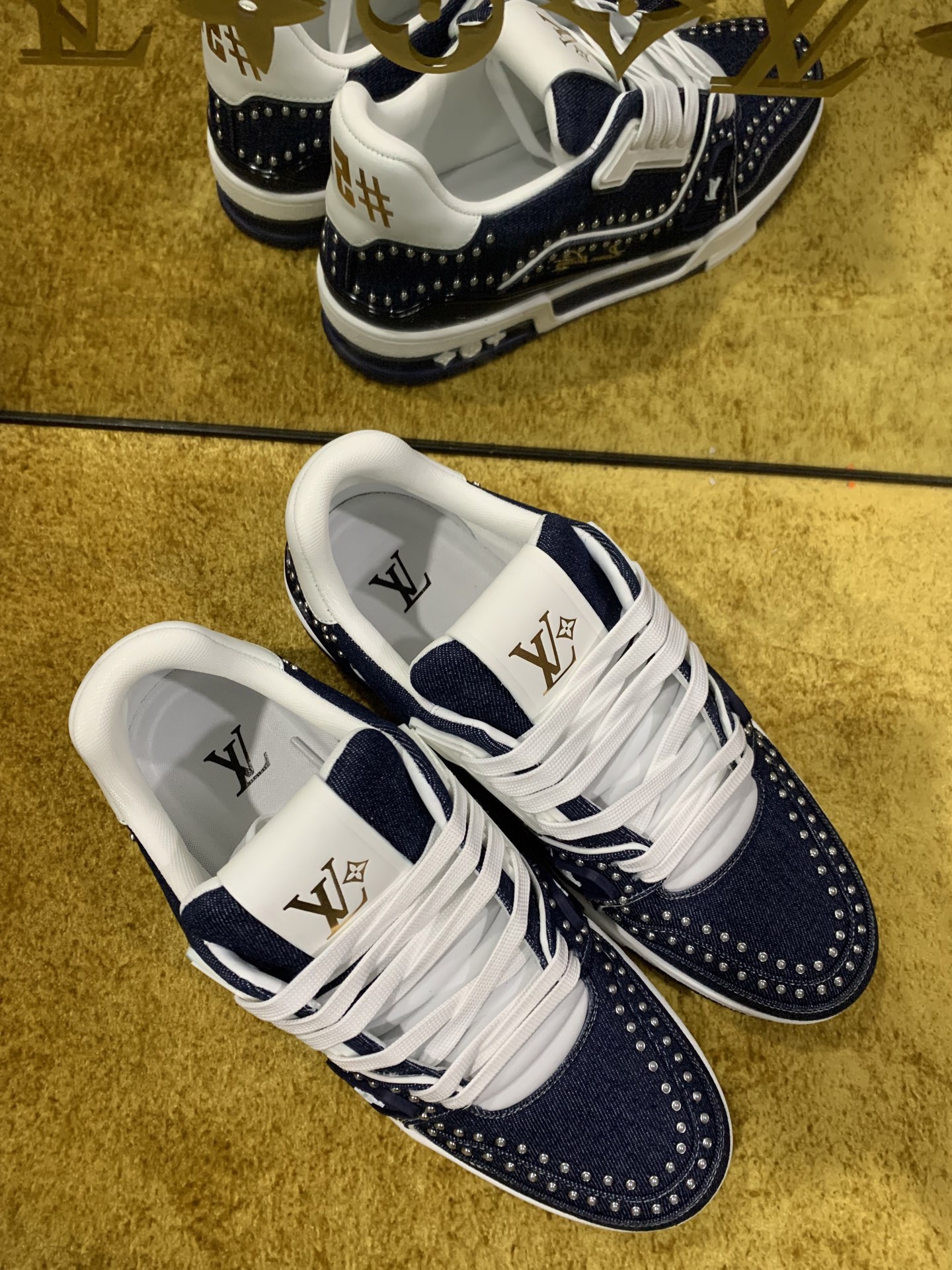 Louis Vuitton 1AJ520 LV Trainer Sneaker