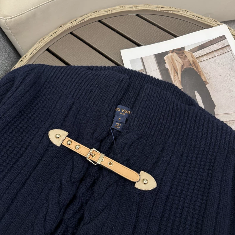 Louis Vuitton 1AJHNY Strap Front Cable-Knit Cardigan