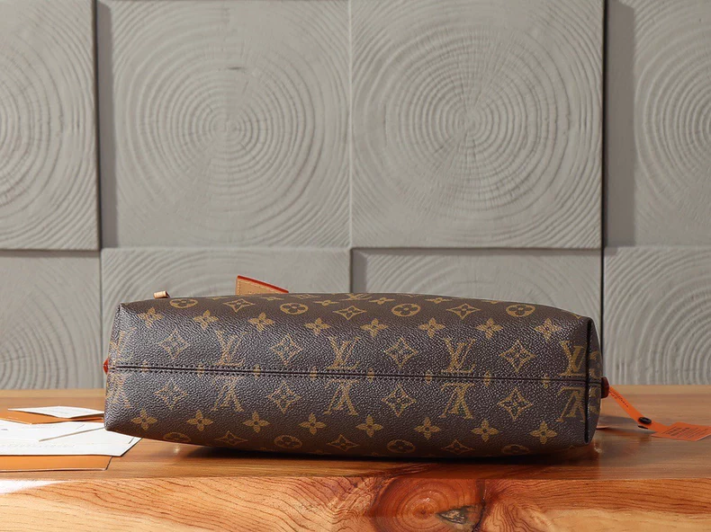 LOUIS VUITTON M28101 NEW CarryAll East West