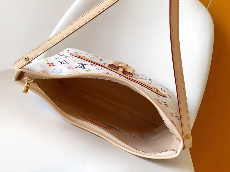 LOUIS VUITTON M27582 NEW LV x TM Lineup