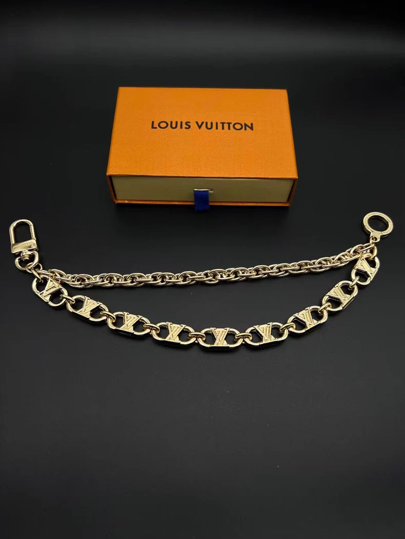 LV M03687 Flower Links Chain Belt