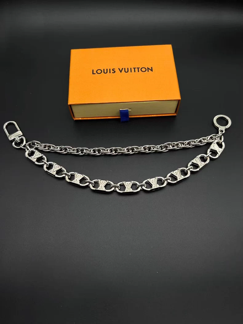 LV M03687 Flower Links Chain Belt
