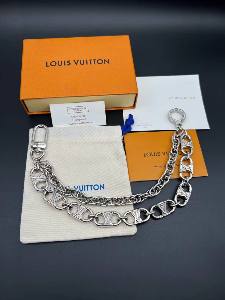 LV M03687 Flower Links Chain Belt
