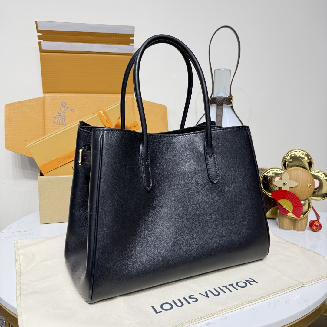 LOUIS VUITTON M26338 Vendome MM