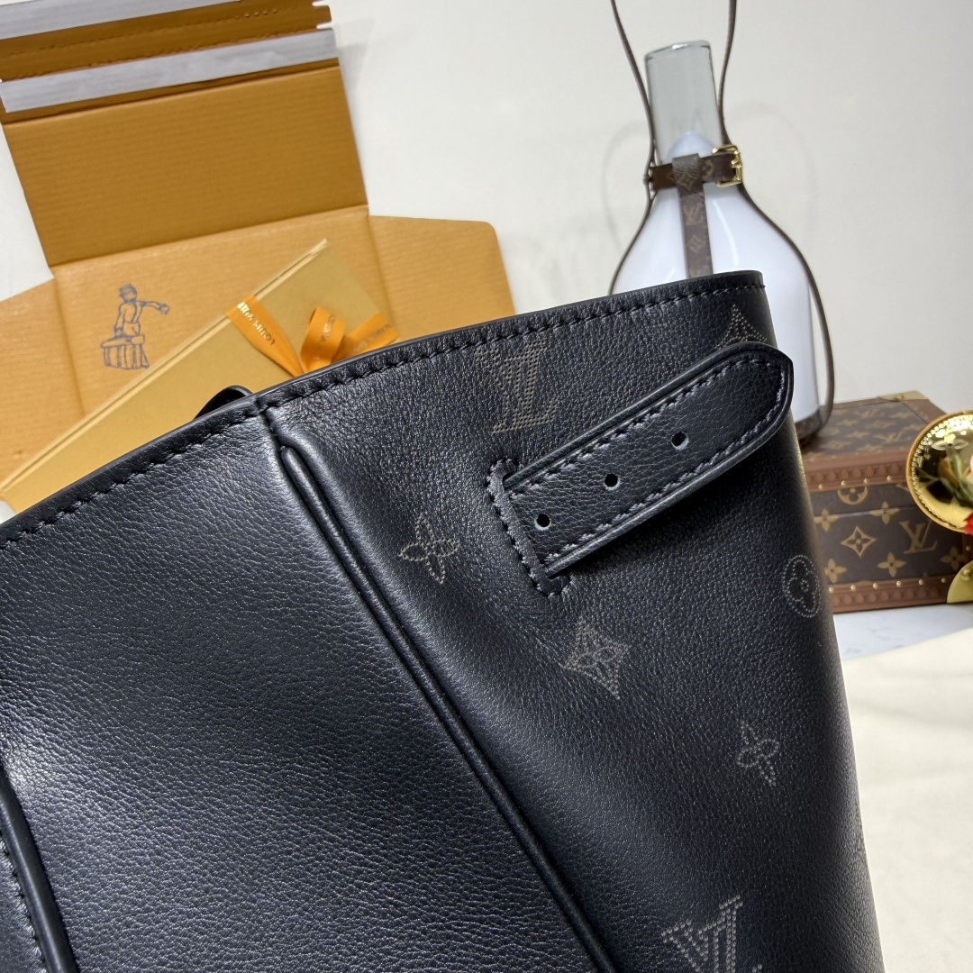 LOUIS VUITTON M26338 Vendome MM