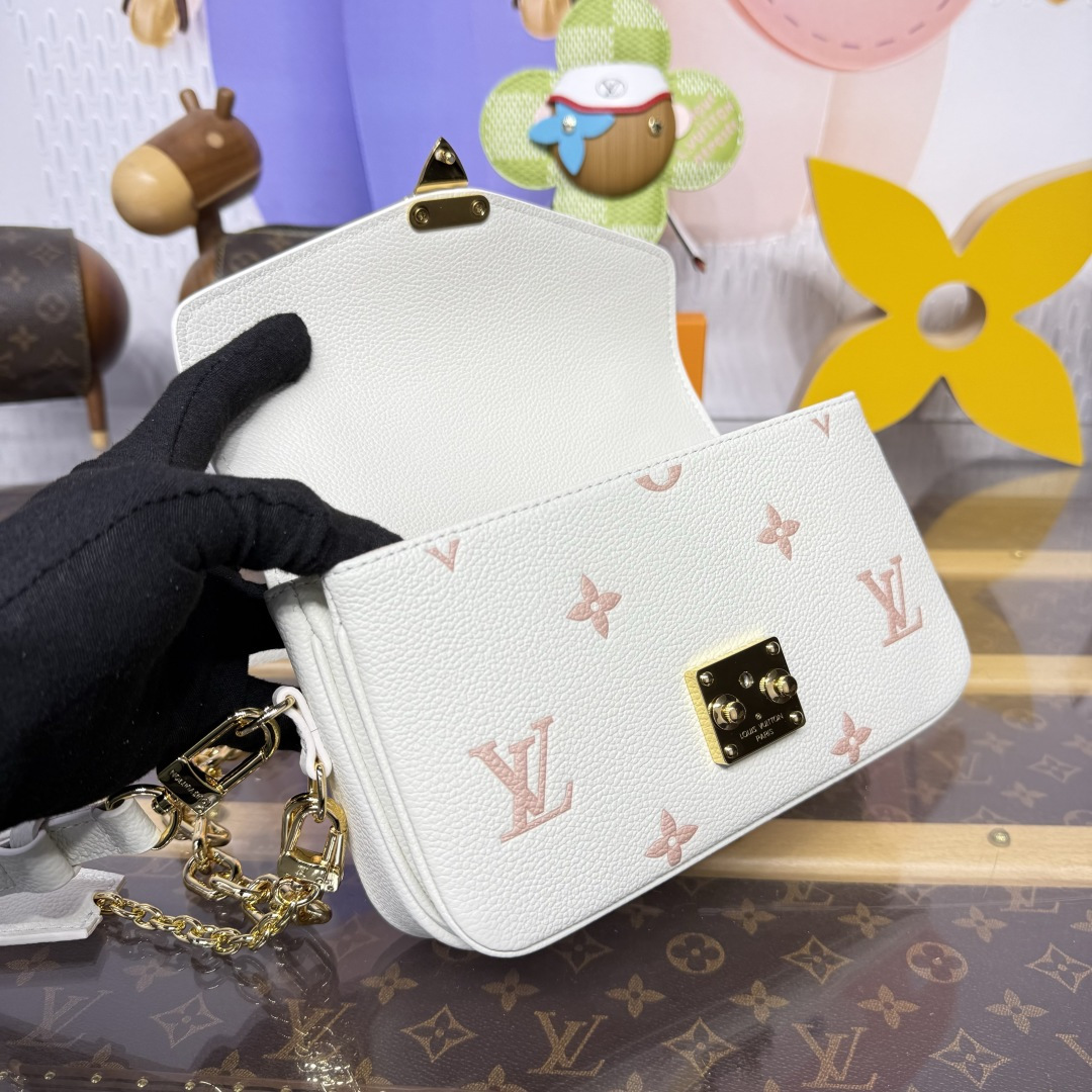 LOUIS VUITTON M27575 Pochette Métis East West