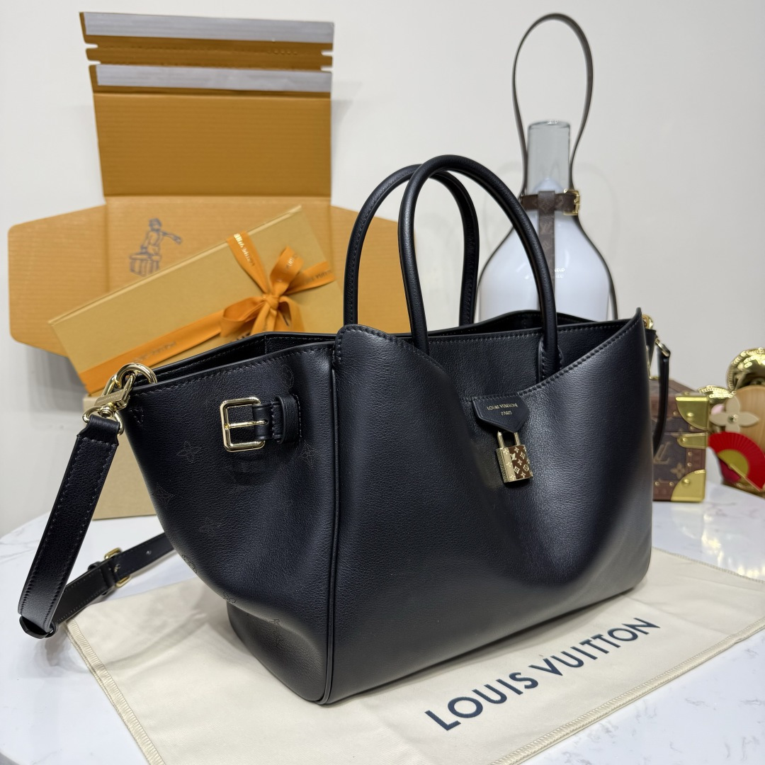 LOUIS VUITTON M26502 Vendome PM