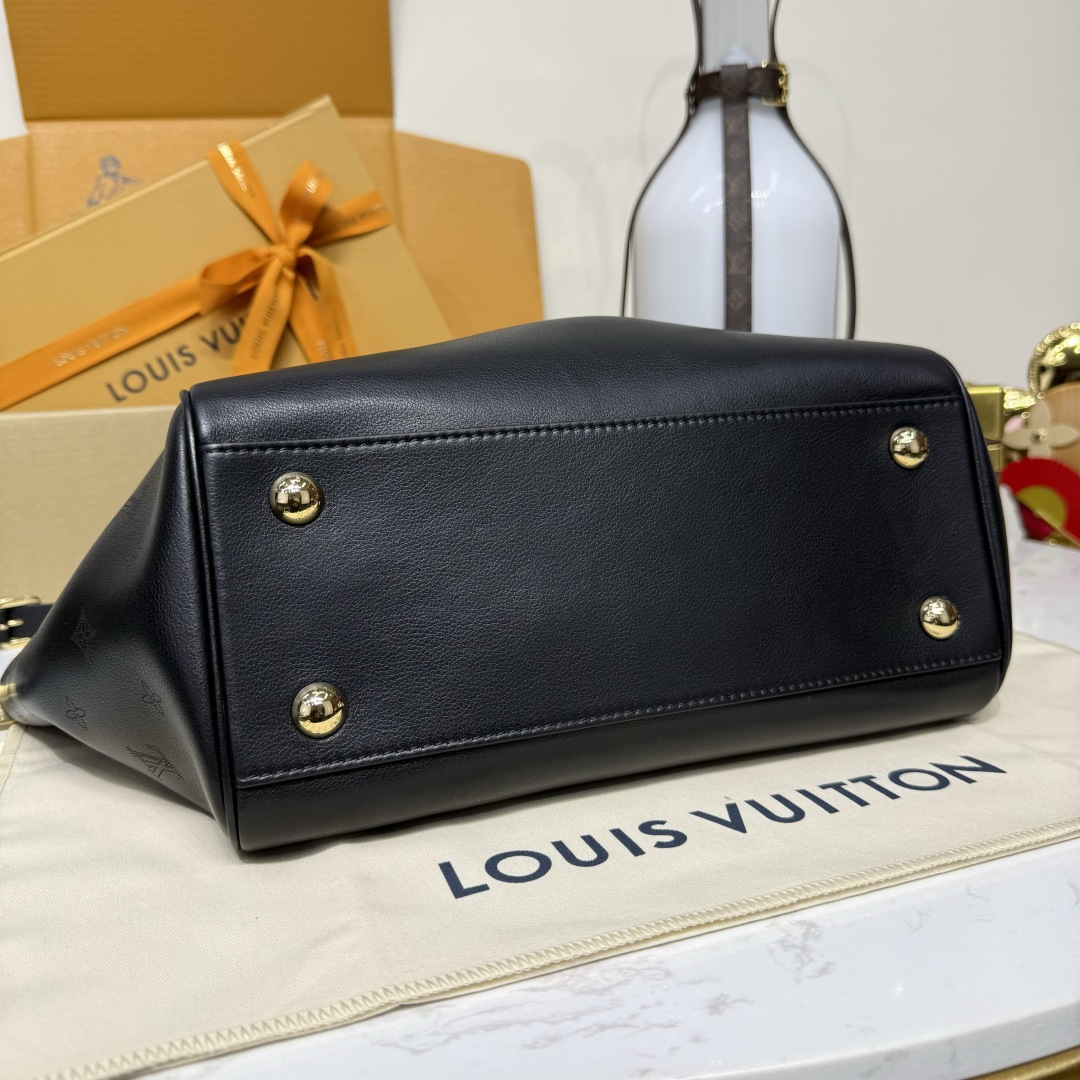 LOUIS VUITTON M26502 Vendome PM