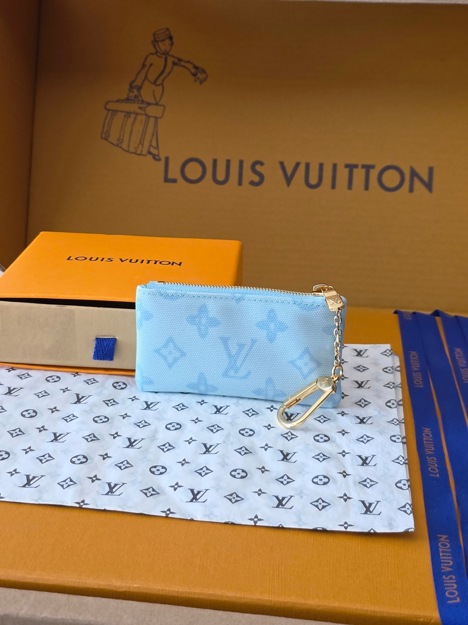 LOUIS VUITTON M27674 NEW Key Pouch