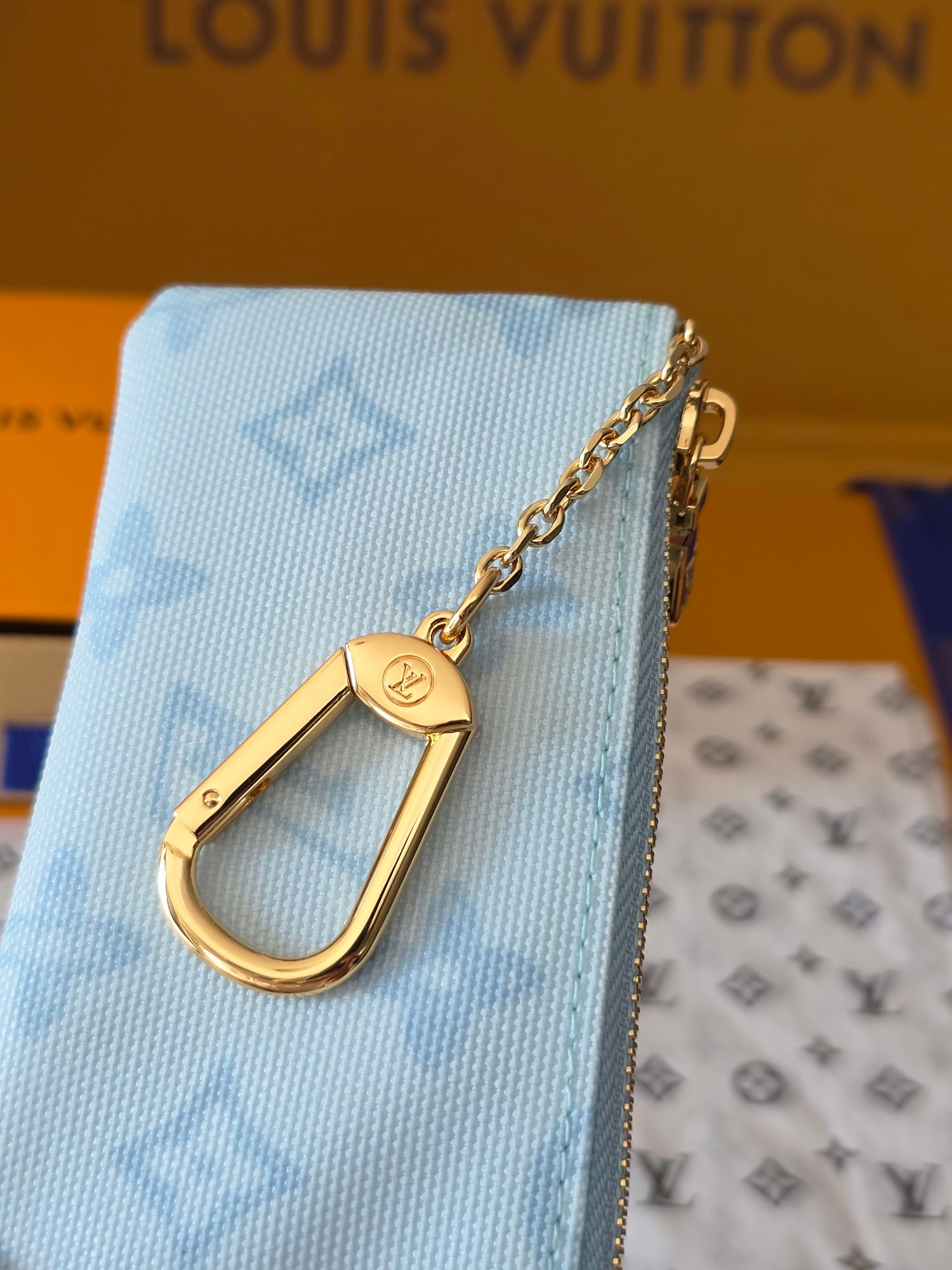 LOUIS VUITTON M27674 NEW Key Pouch