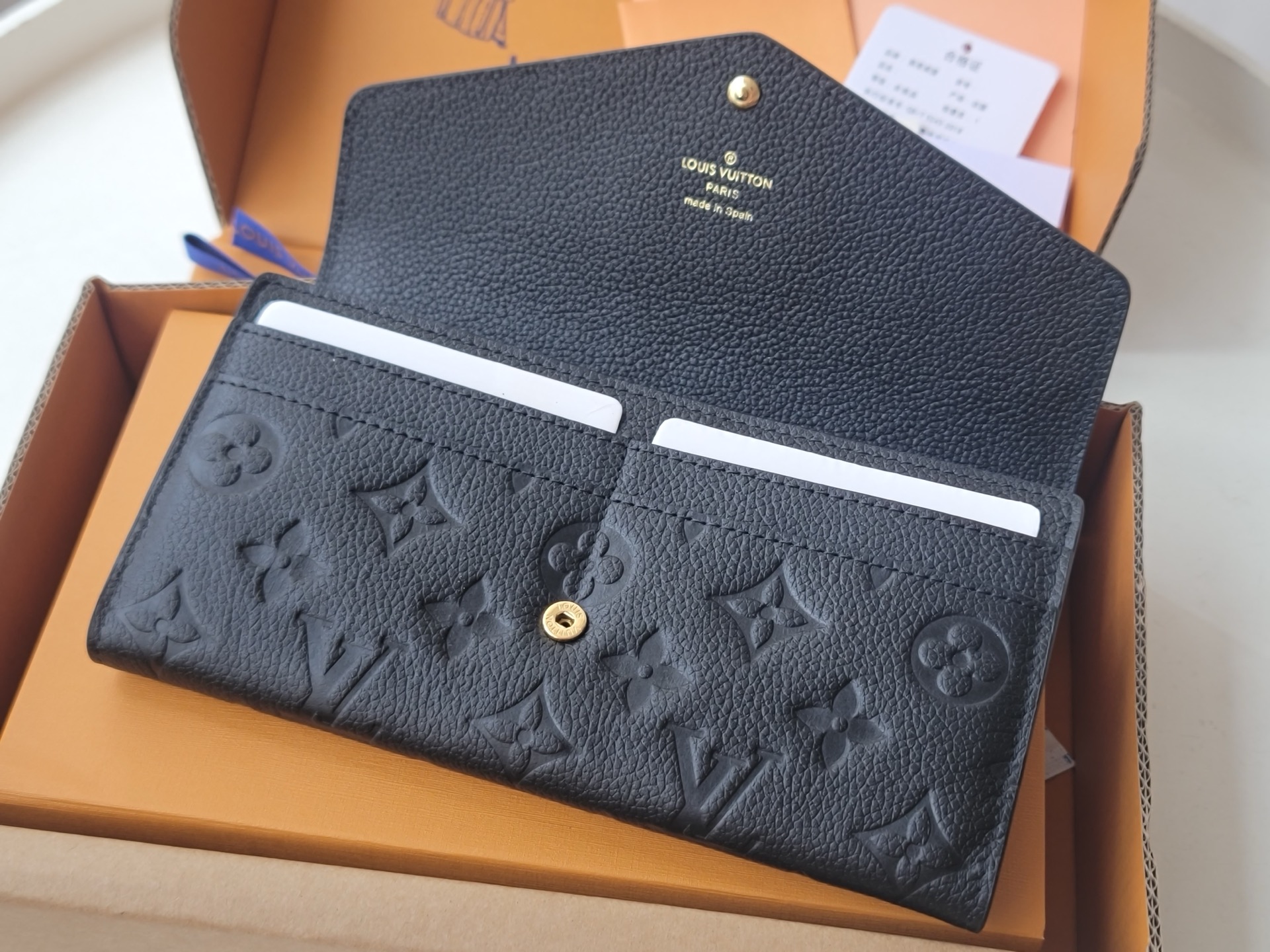 LOUIS VUITTON M82257 Sarah Wallet