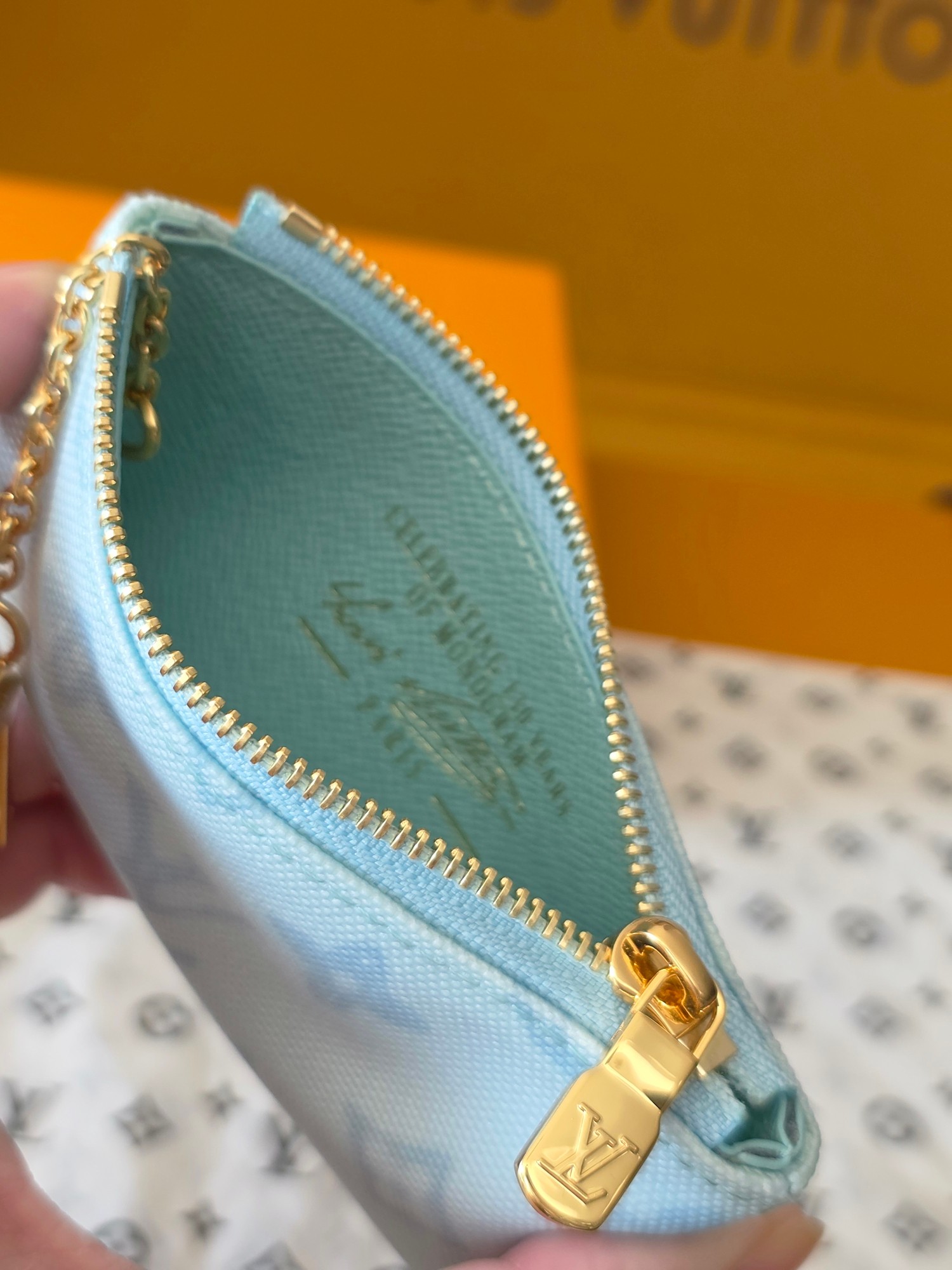 LOUIS VUITTON M27674 NEW Key Pouch