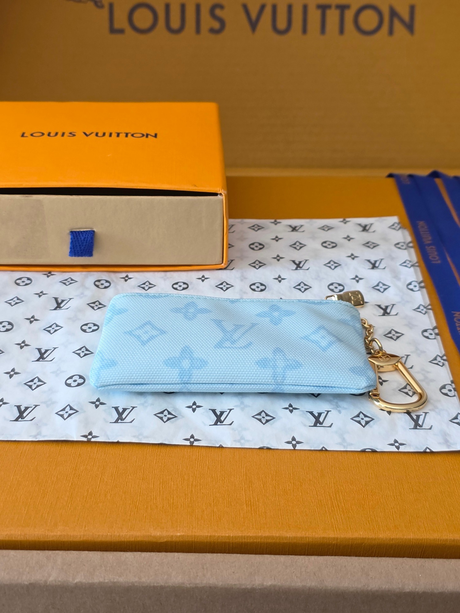 LOUIS VUITTON M27674 NEW Key Pouch