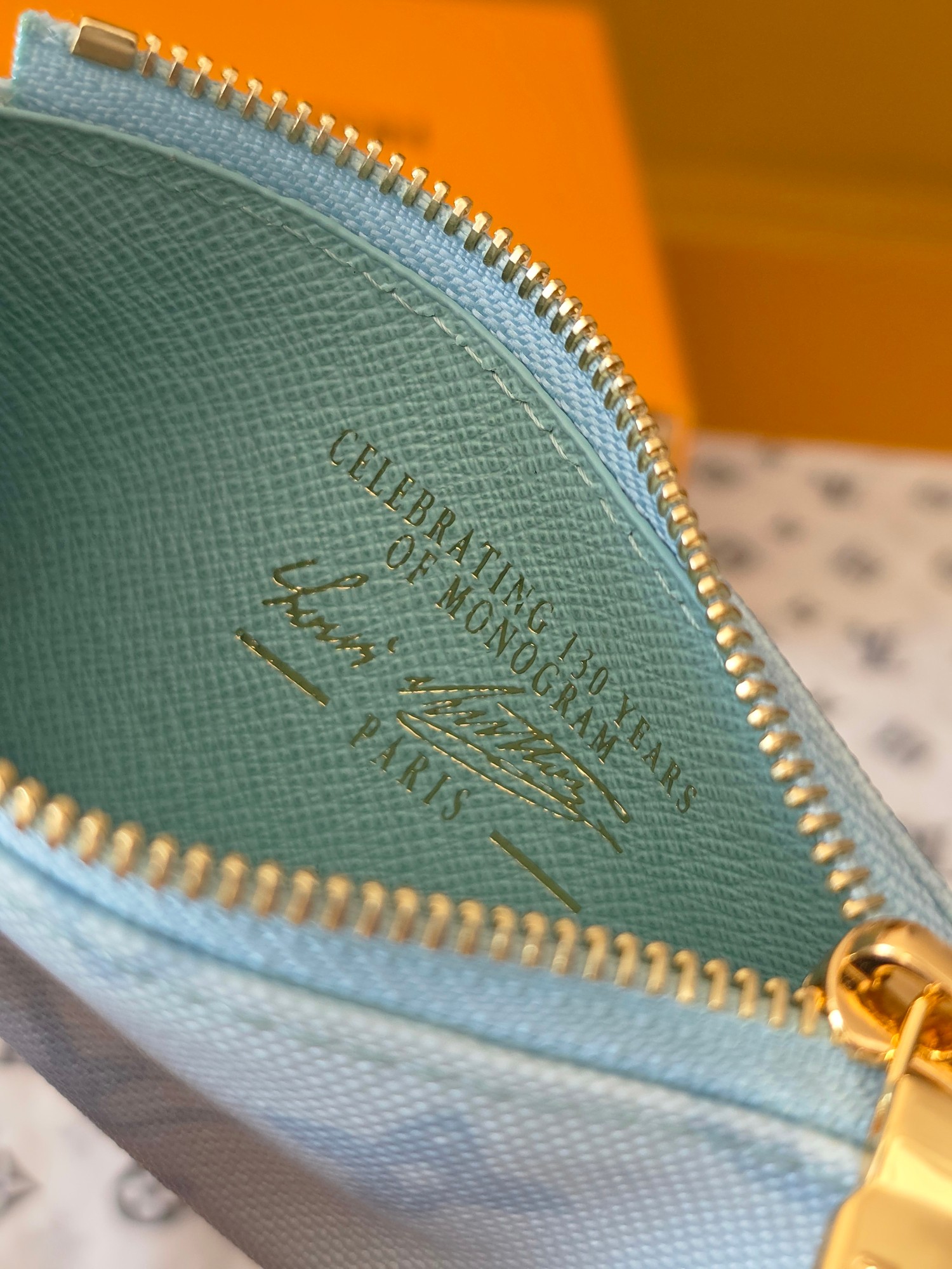 LOUIS VUITTON M27674 NEW Key Pouch