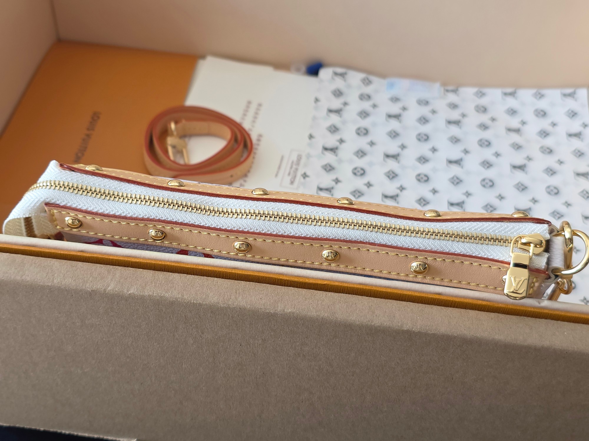 LOUIS VUITTON M13404 New Drop LV x TM Pochette Accessoires