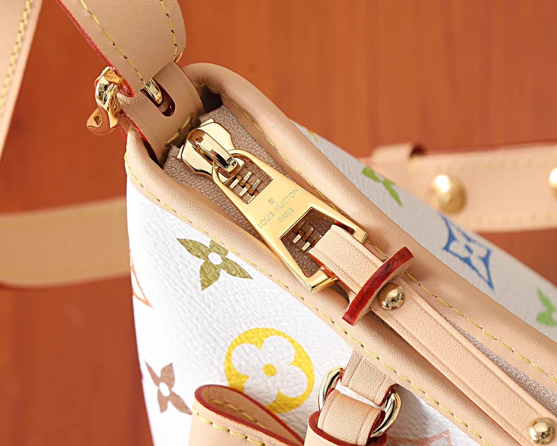 LOUIS VUITTON M27578 LV x TM Carryall East West