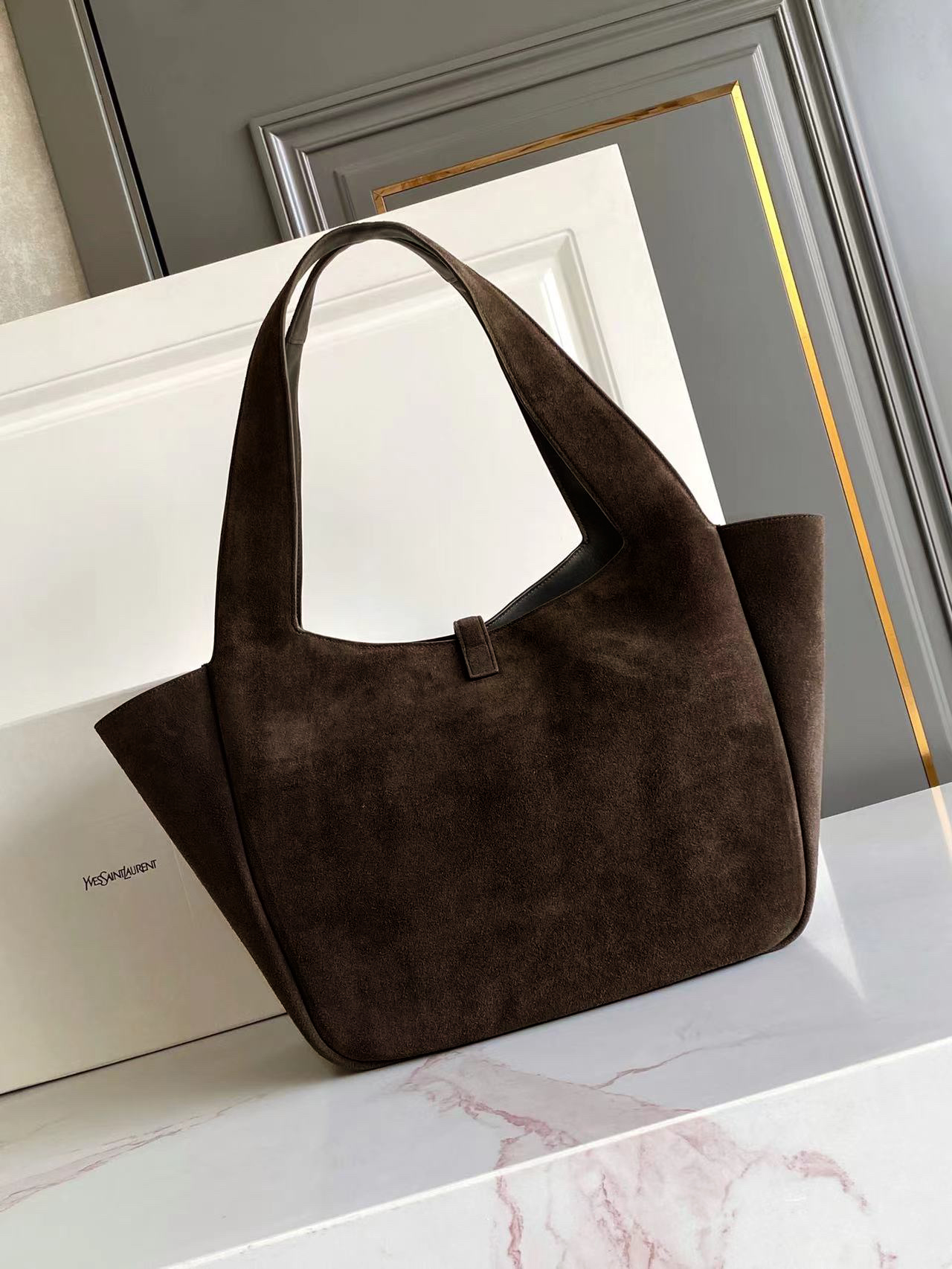 Saint Laurent LE 5 À 7 BEA Suede Handbag