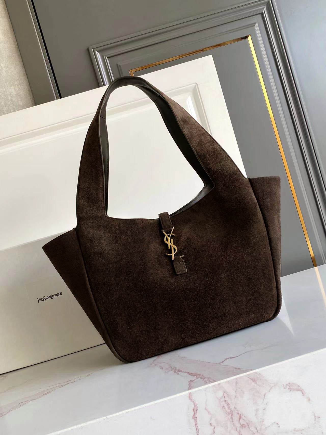 Saint Laurent LE 5 À 7 BEA Suede Handbag