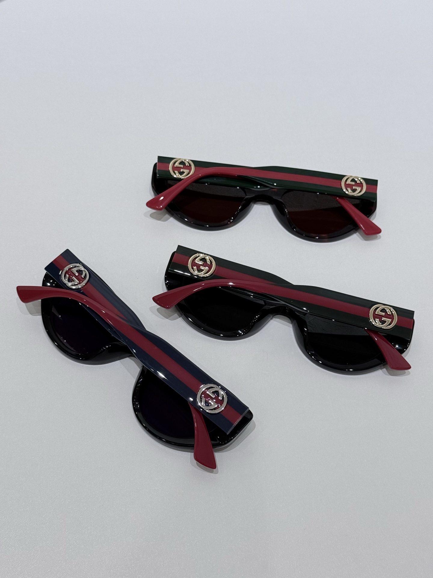 GUCCI Cat-eye frame sunglasses