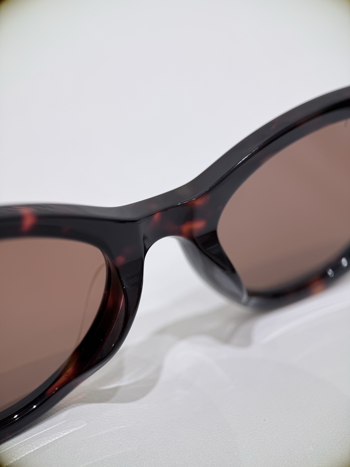 GUCCI Cat-eye frame sunglasses