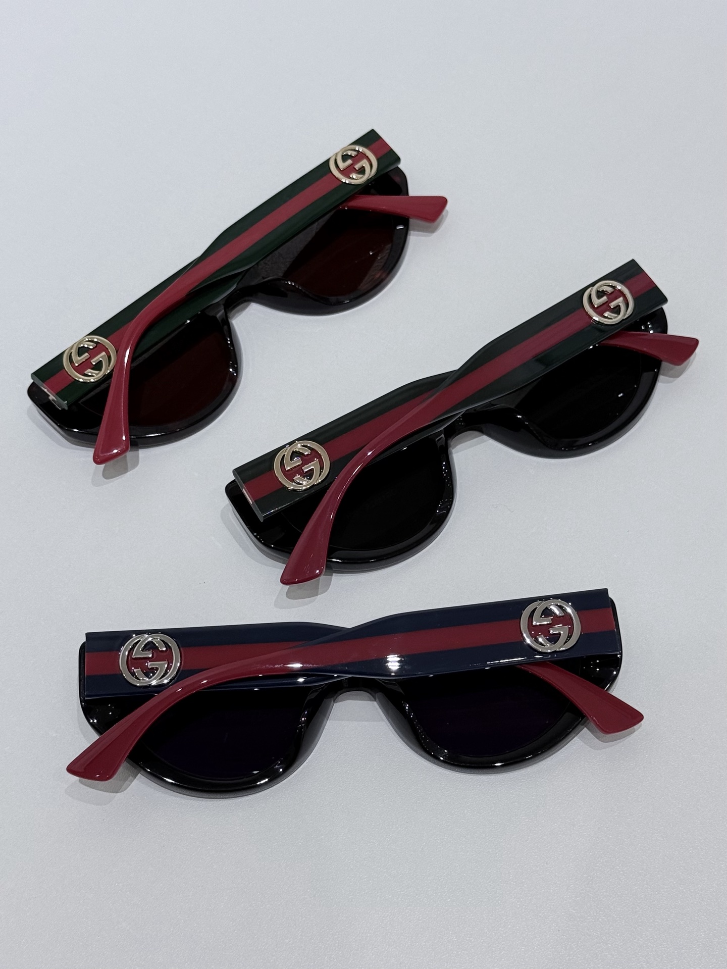 GUCCI Cat-eye frame sunglasses