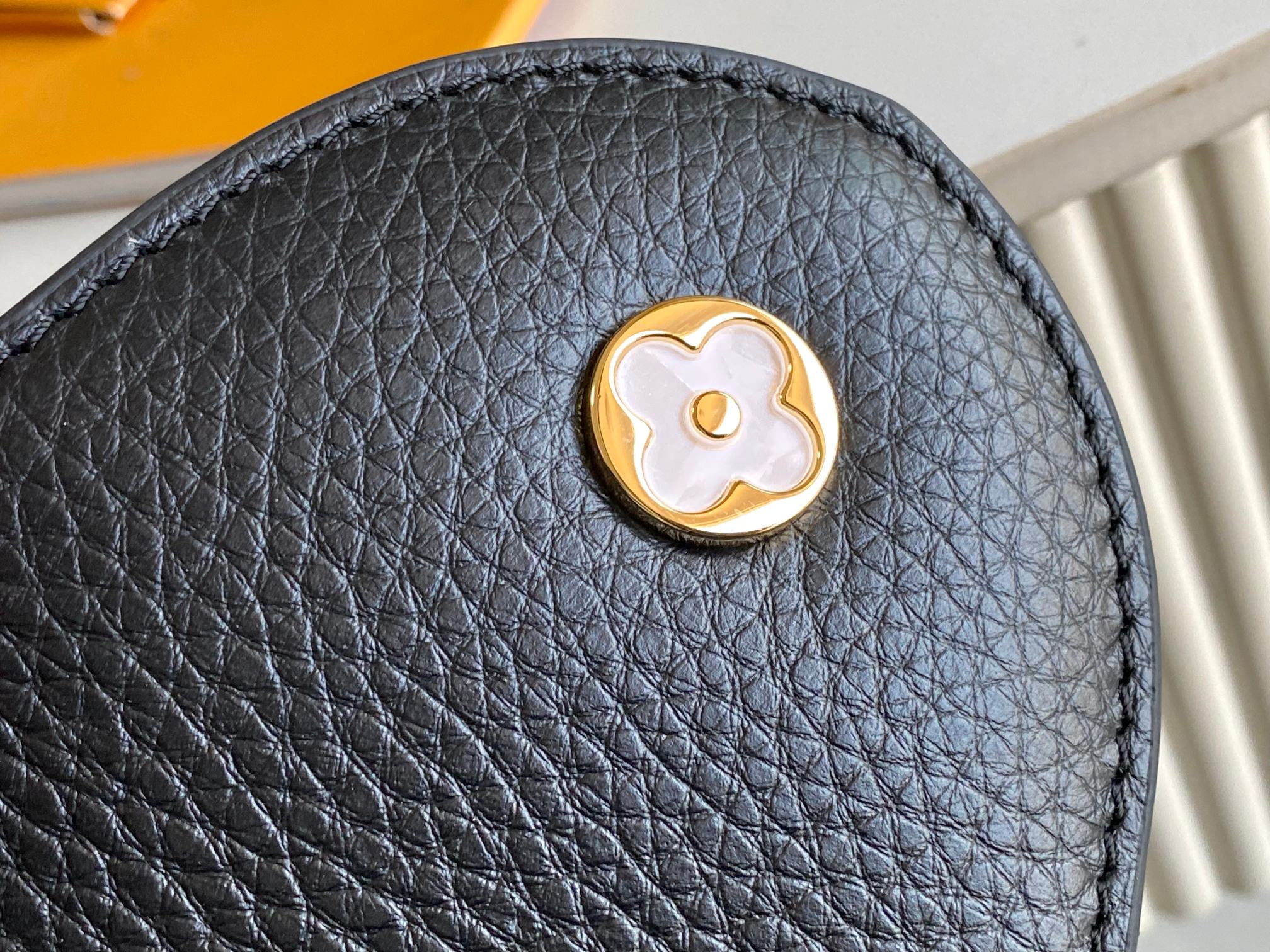 Louis Vuitton M23263 Capucines BB Black