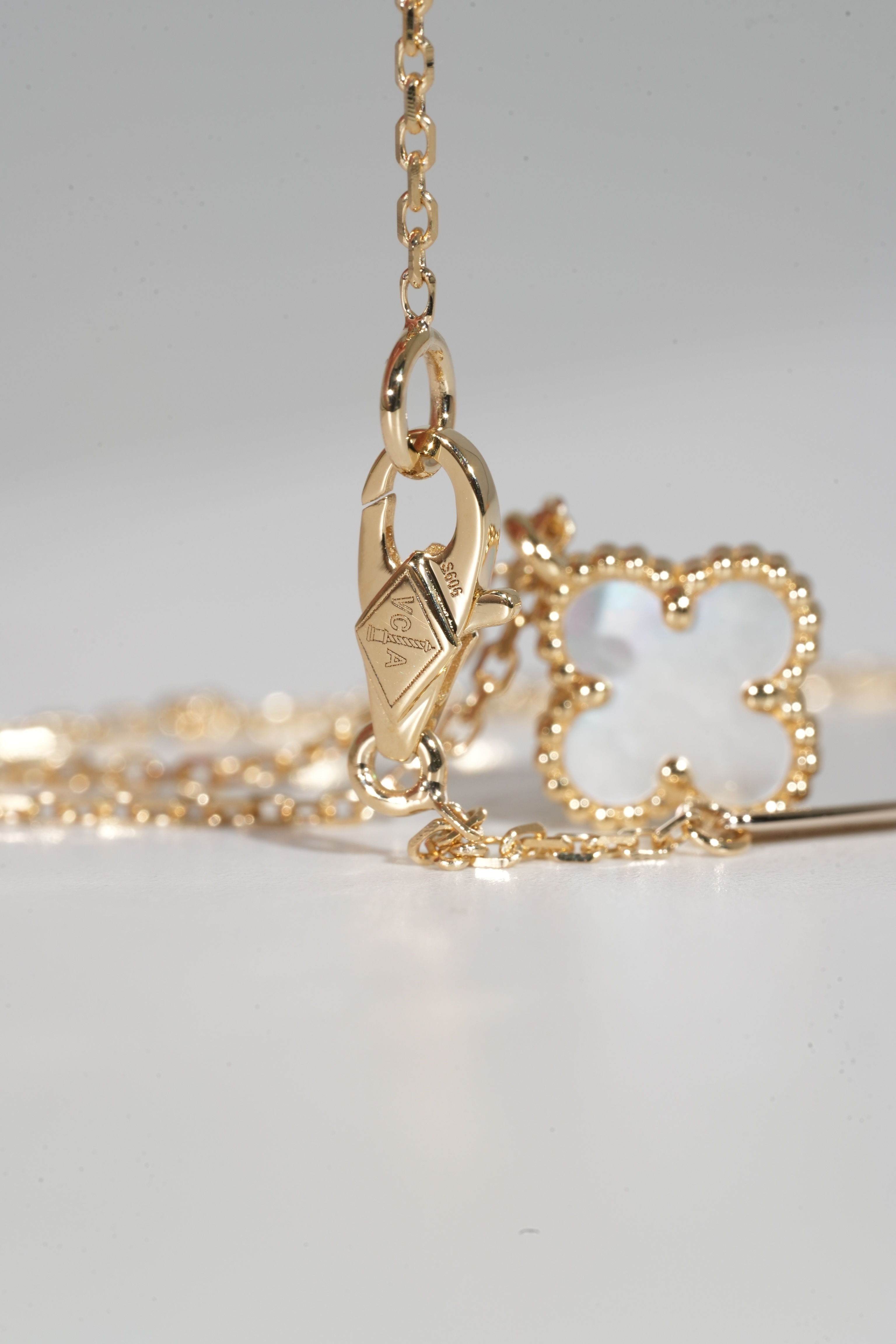 VCA Mini White Mother-of-Pearl Single Flower Necklace