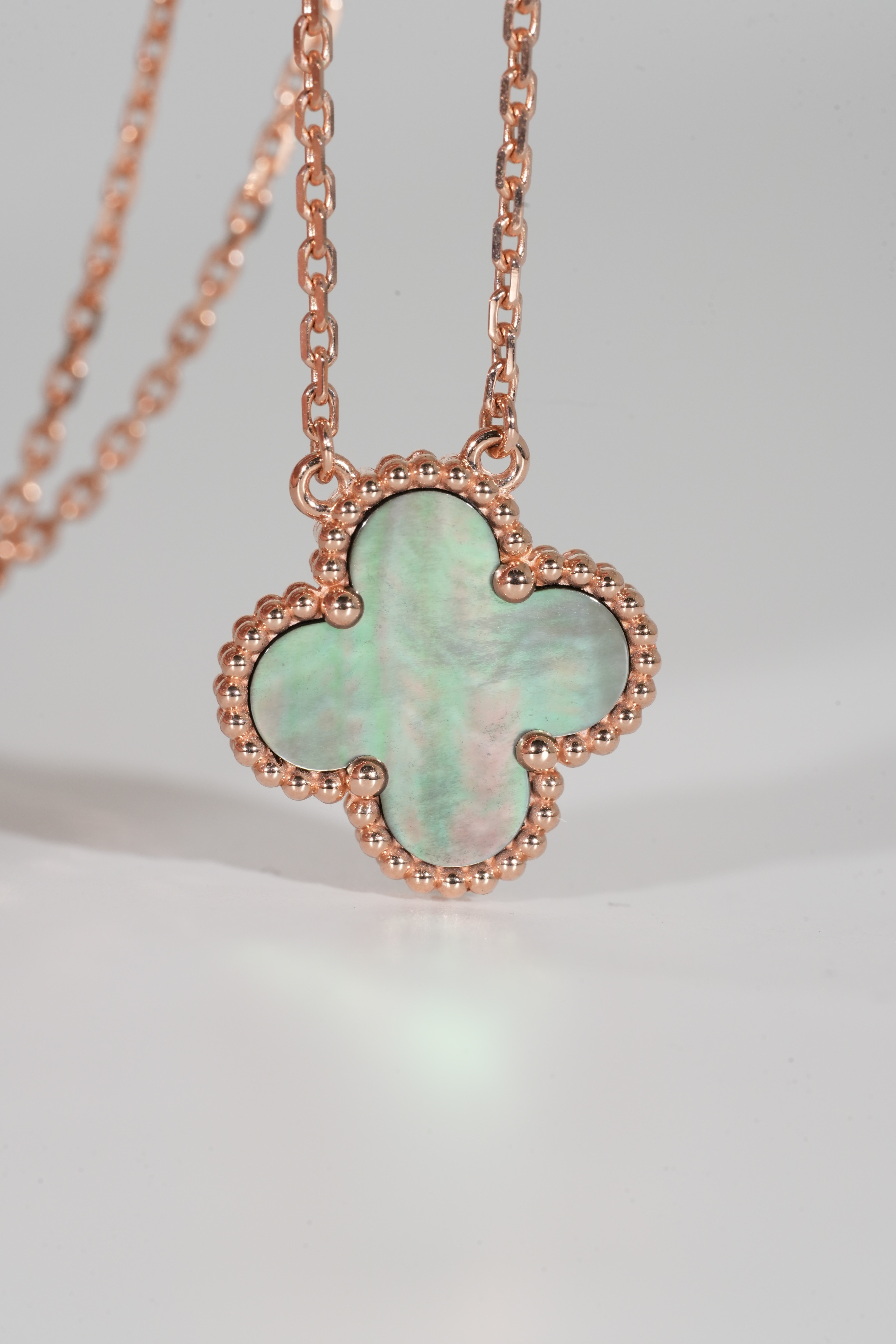 VCA Grey Mother-of-Pearl Single Flower Necklace