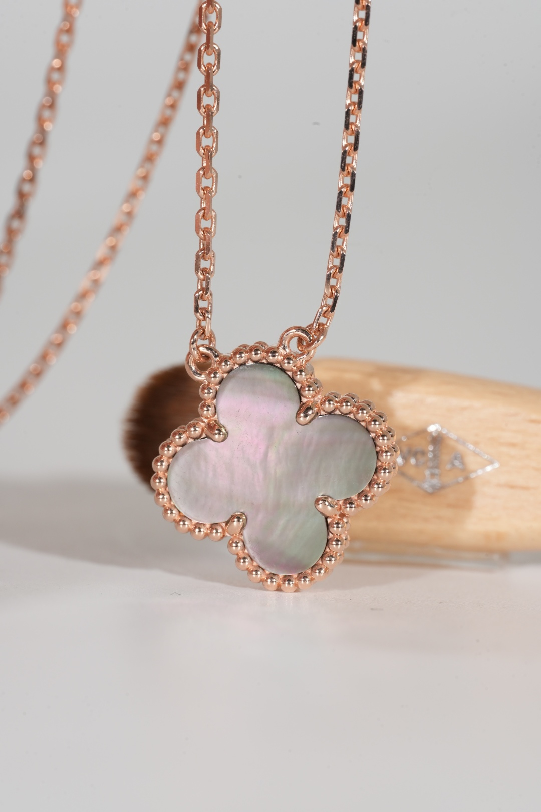 VCA Grey Mother-of-Pearl Single Flower Necklace