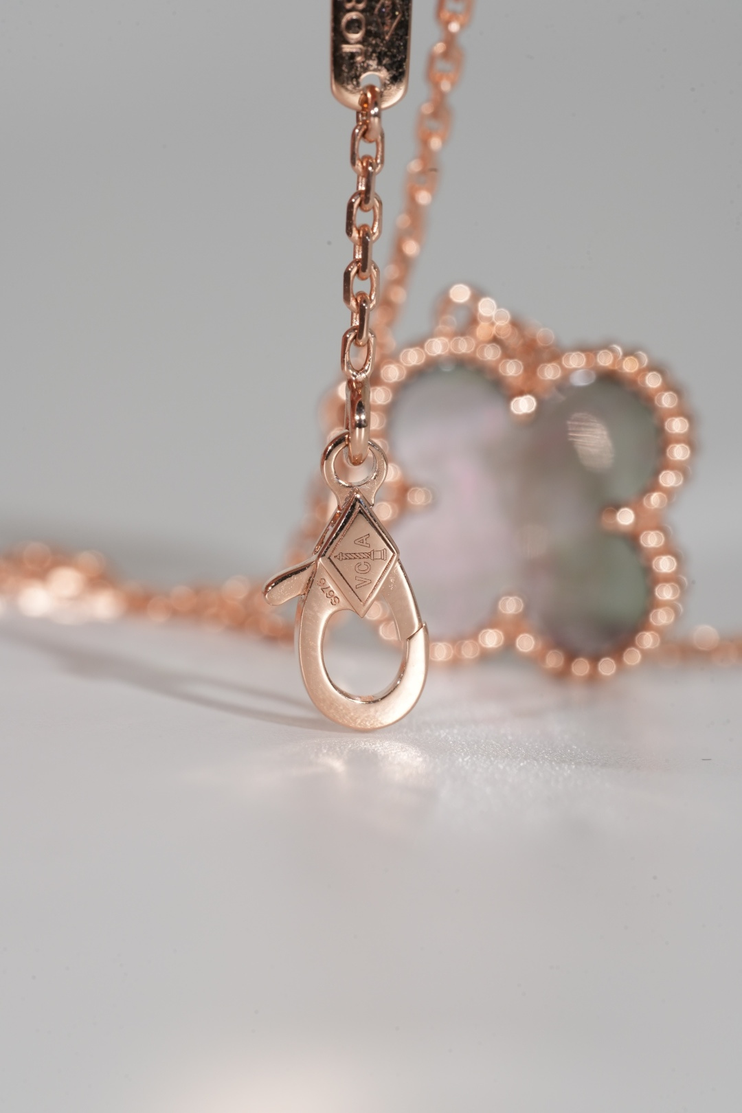 VCA Grey Mother-of-Pearl Single Flower Necklace