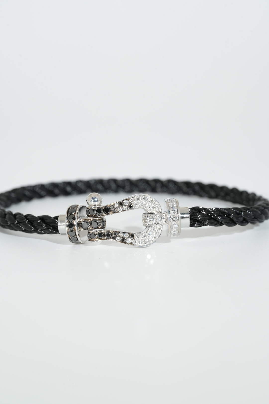 FRED Large Black & White Full-Diamond Horseshoe Buckle Black Cord Bracelet