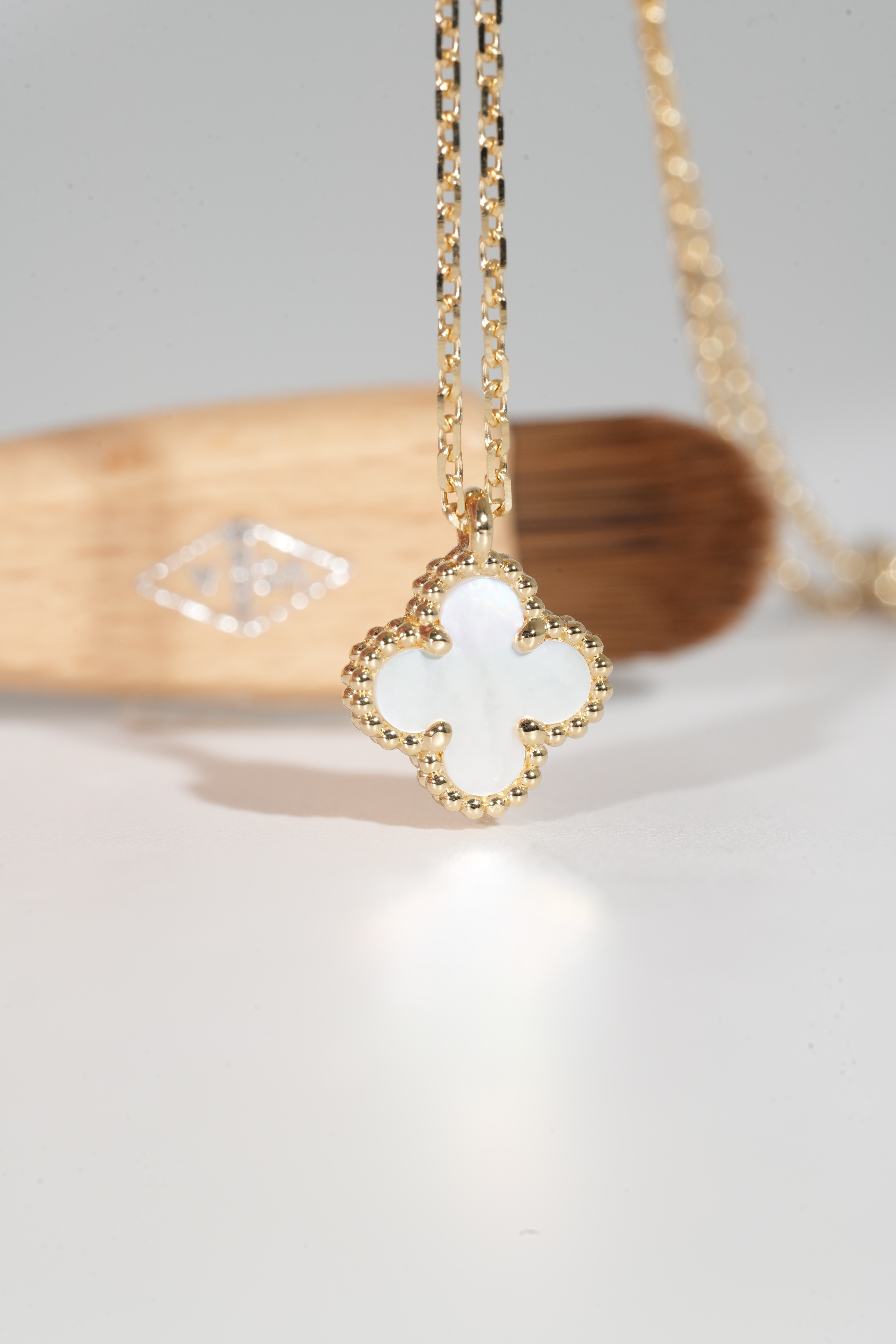 VCA Mini White Mother-of-Pearl Single Flower Necklace