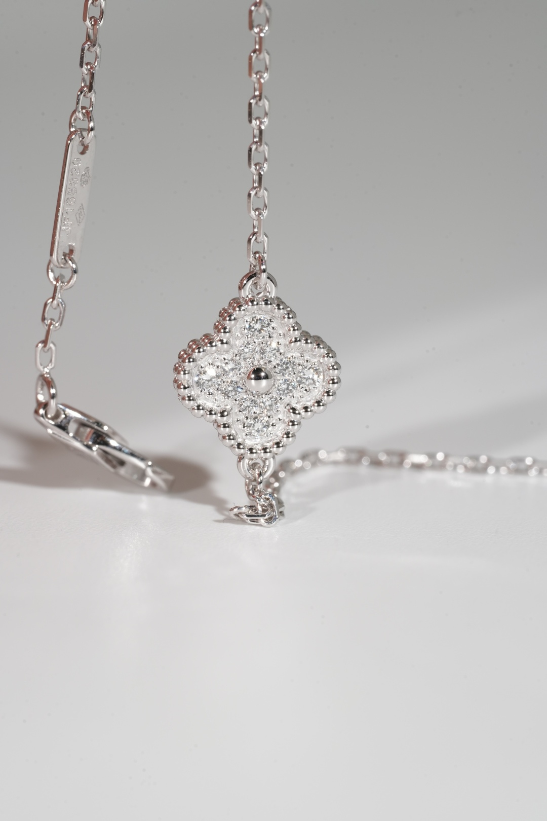 VCA Mini Full-Diamond Single-Motif Bracelet