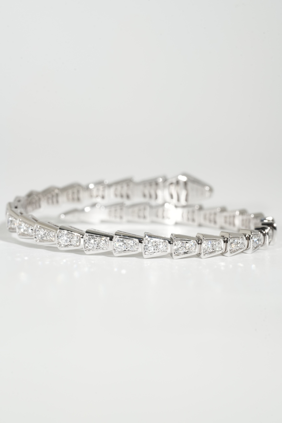 BVLGARI Full-Diamond Serpenti Bangle