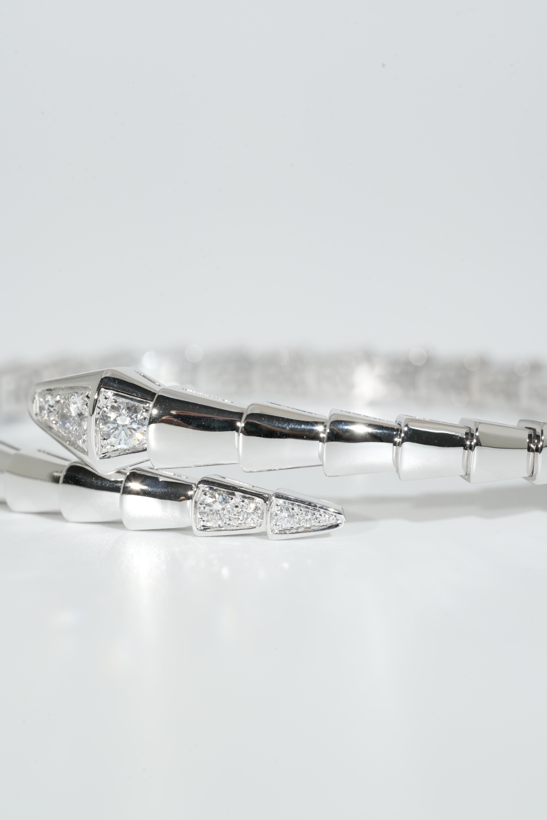 BVLGARI Serpenti Head-to-Tail Diamond Bangle