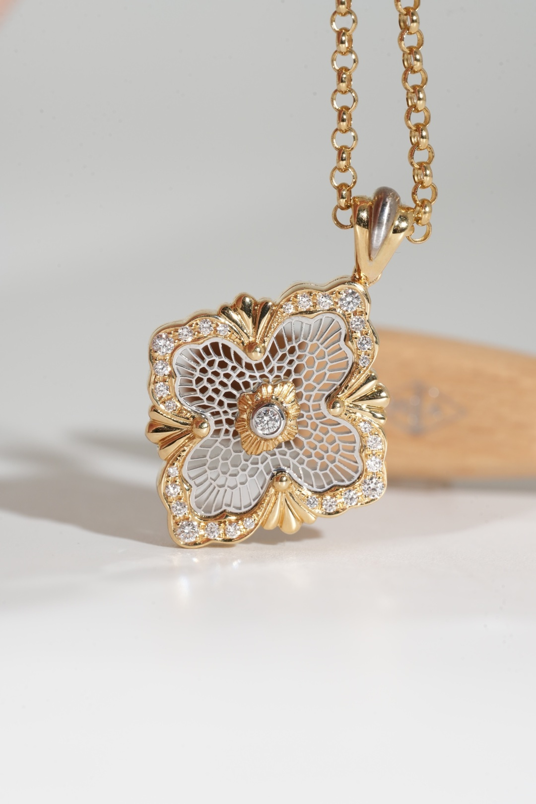 Buccellati Lace Filigree Pendant Necklace