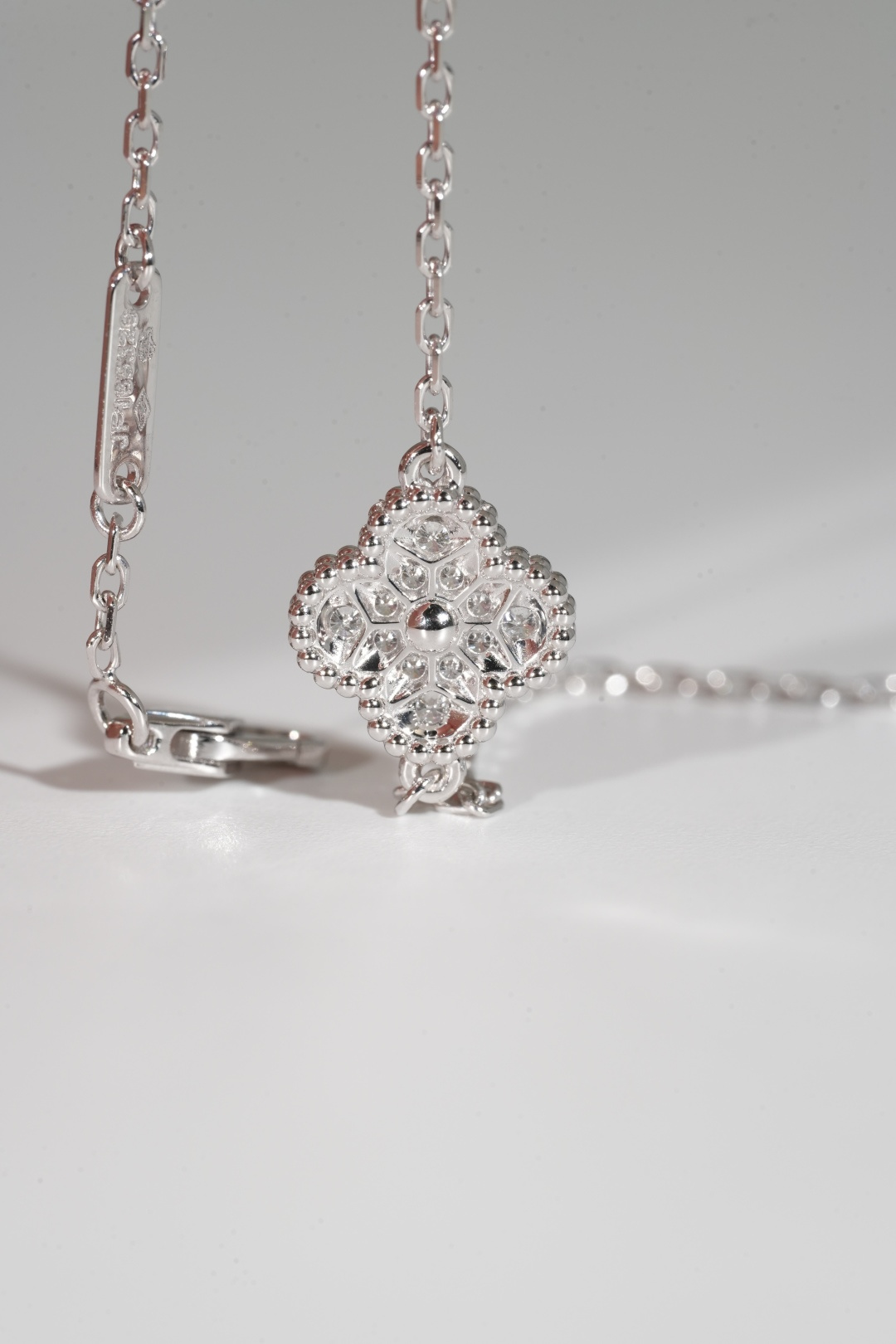 VCA Mini Full-Diamond Single-Motif Bracelet