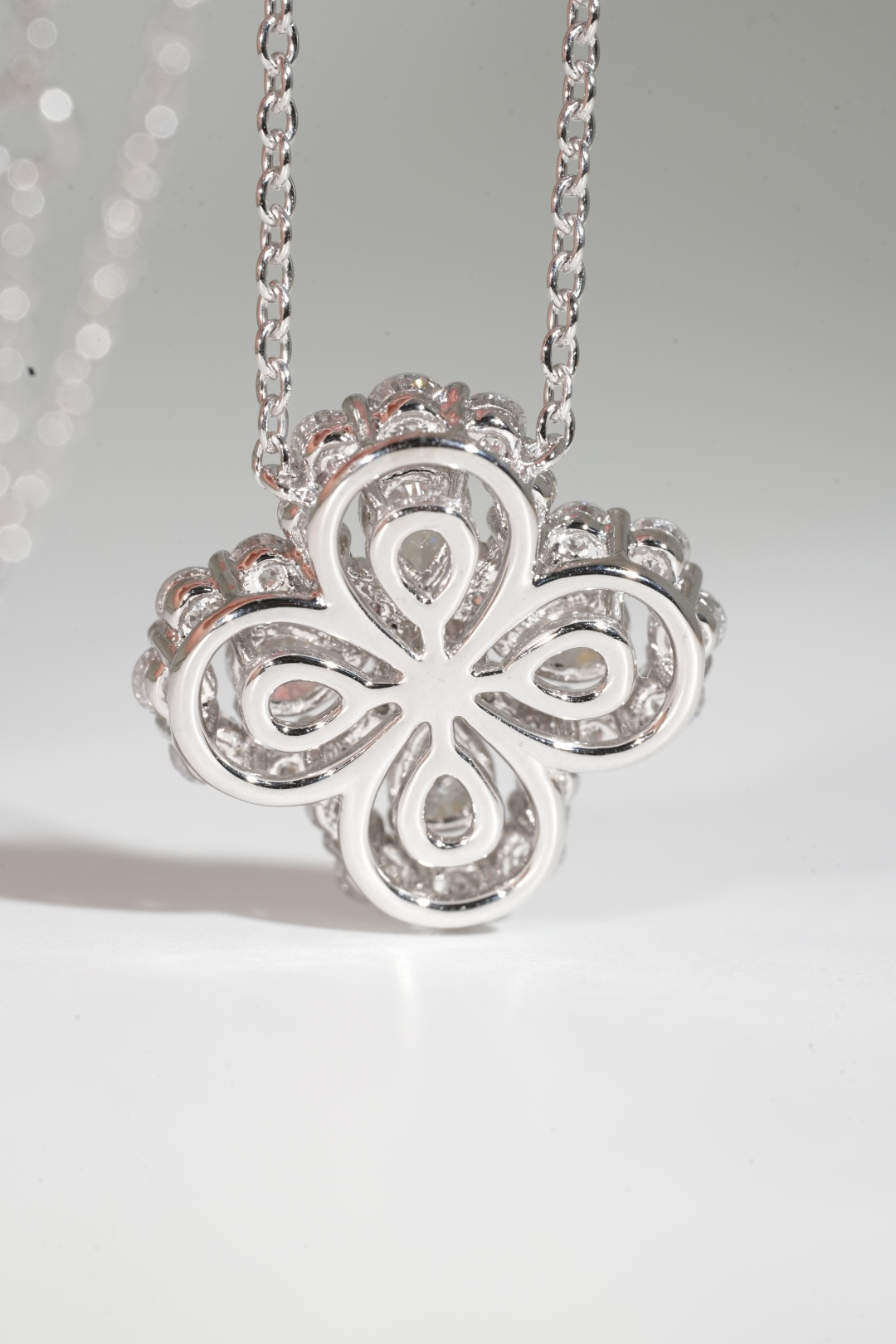 Harry Winston Large Loop Necklace