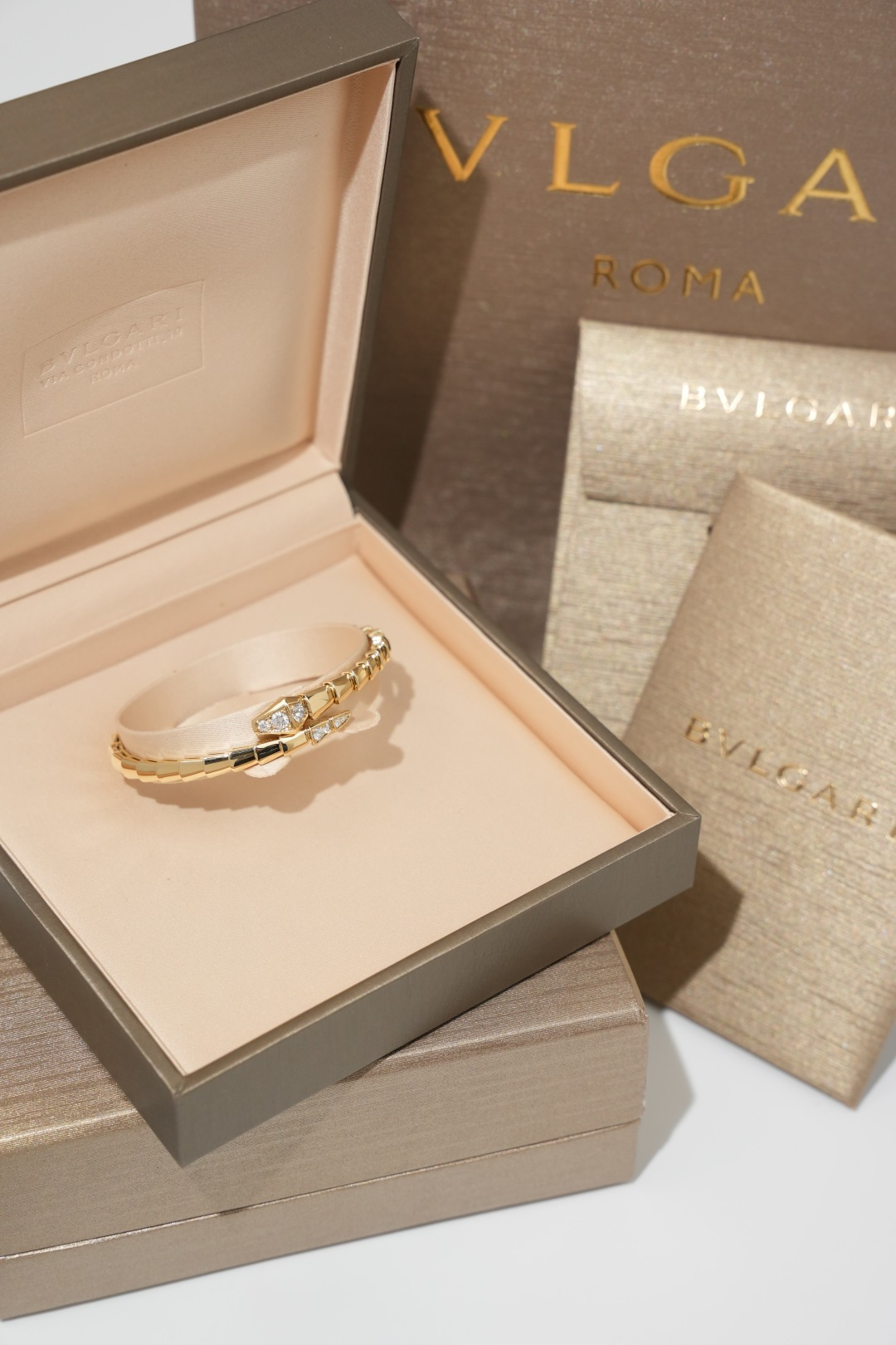 BVLGARI Diamond Serpenti Head-to-Tail Bracelet