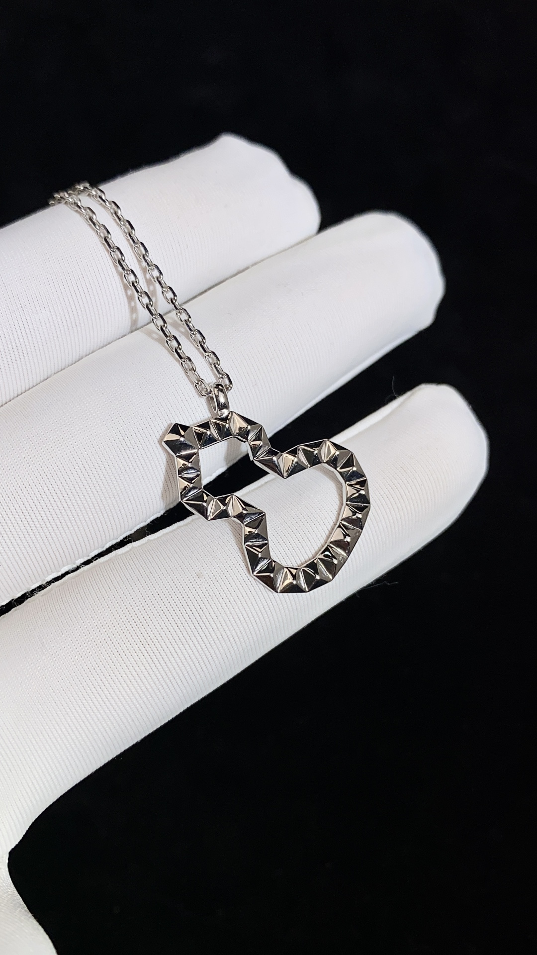 Qeelin Wulu Hollow Pendant Necklace