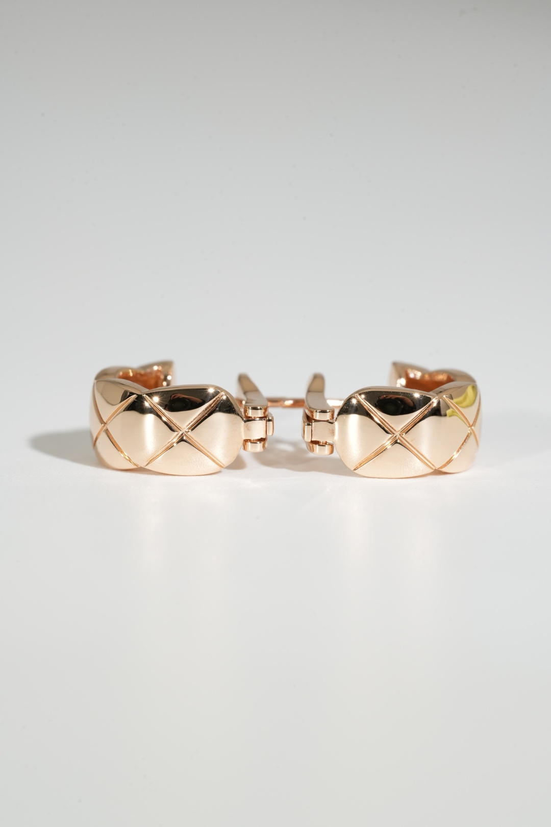 CHANEL Coco Crush Plain Gold Earrings