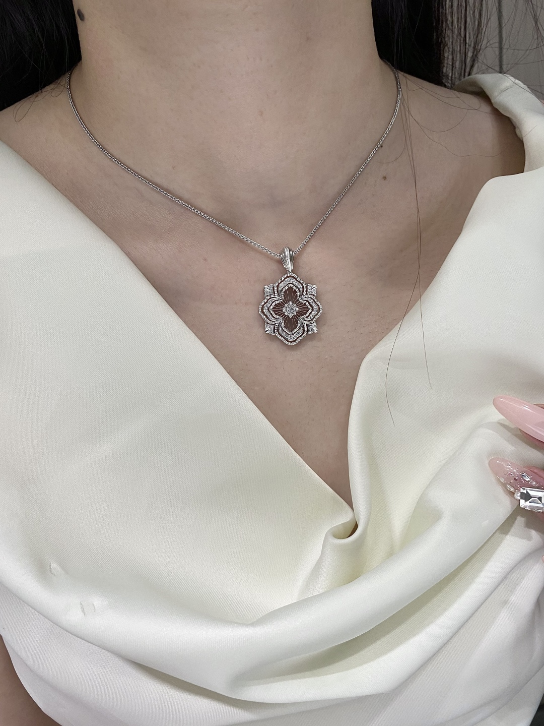 Boucheron Brushed Openwork Single Flower Necklace